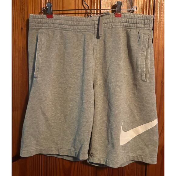 Nike men’s gray sweat shorts w/ pockets gray/white swoosh size medium - Picture 1 of 4